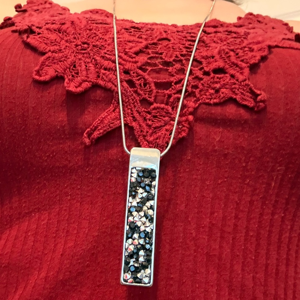 BNWT Silver Tone Necklace - Druzy Faux Gem Stone Rectangular Pendant